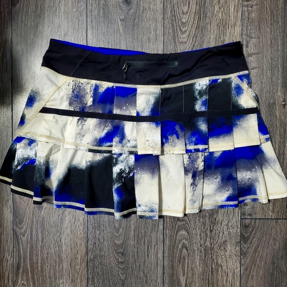 Lululemon tye dye skort - Picture 2 of 4